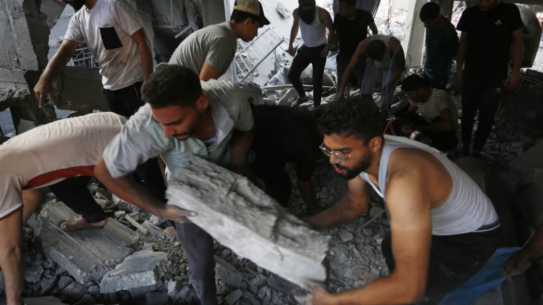 Gazze'deki katliamın 28. gününden acı kareler... Taş üstünde taş kalmadı 2